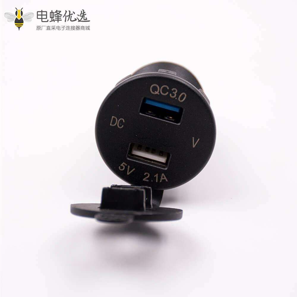 车载手机充电器5V USB双接口2.1A+QC3.0带电压显示屏